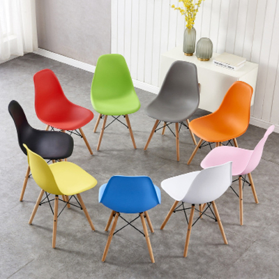 কাঠের পা সহ 42*46*82cm পিপি ডাইনিং চেয়ার OEM